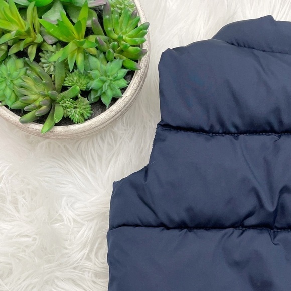 Old Navy Unisex Water Resistant Puffer Winter Vest Size 2T - Picture 7 of 10